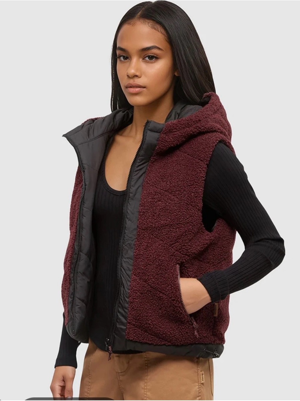 Tentree Reversible Hooded Sherpa Vest in Burgundy - M brand new with tags!